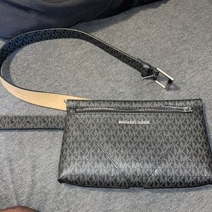 Micheal Kors Fanny pack